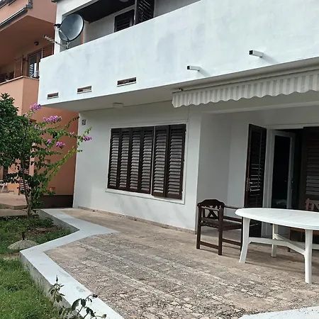 Kuca Barbalic * Baska (Krk)